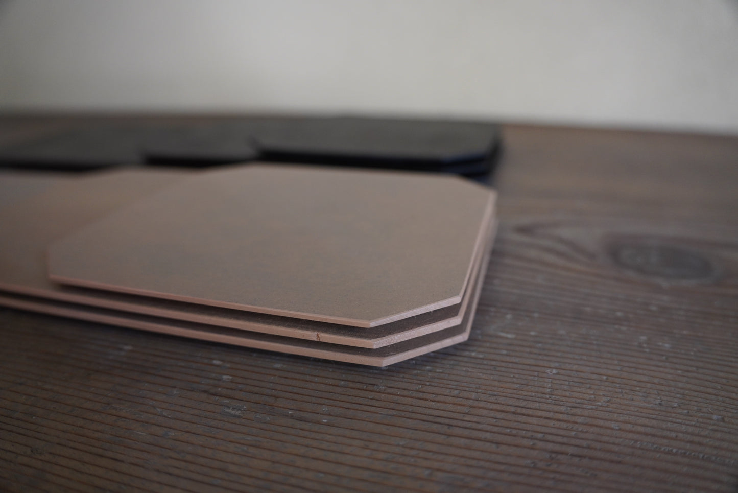 一閑張 四方隅切皿 白・黒