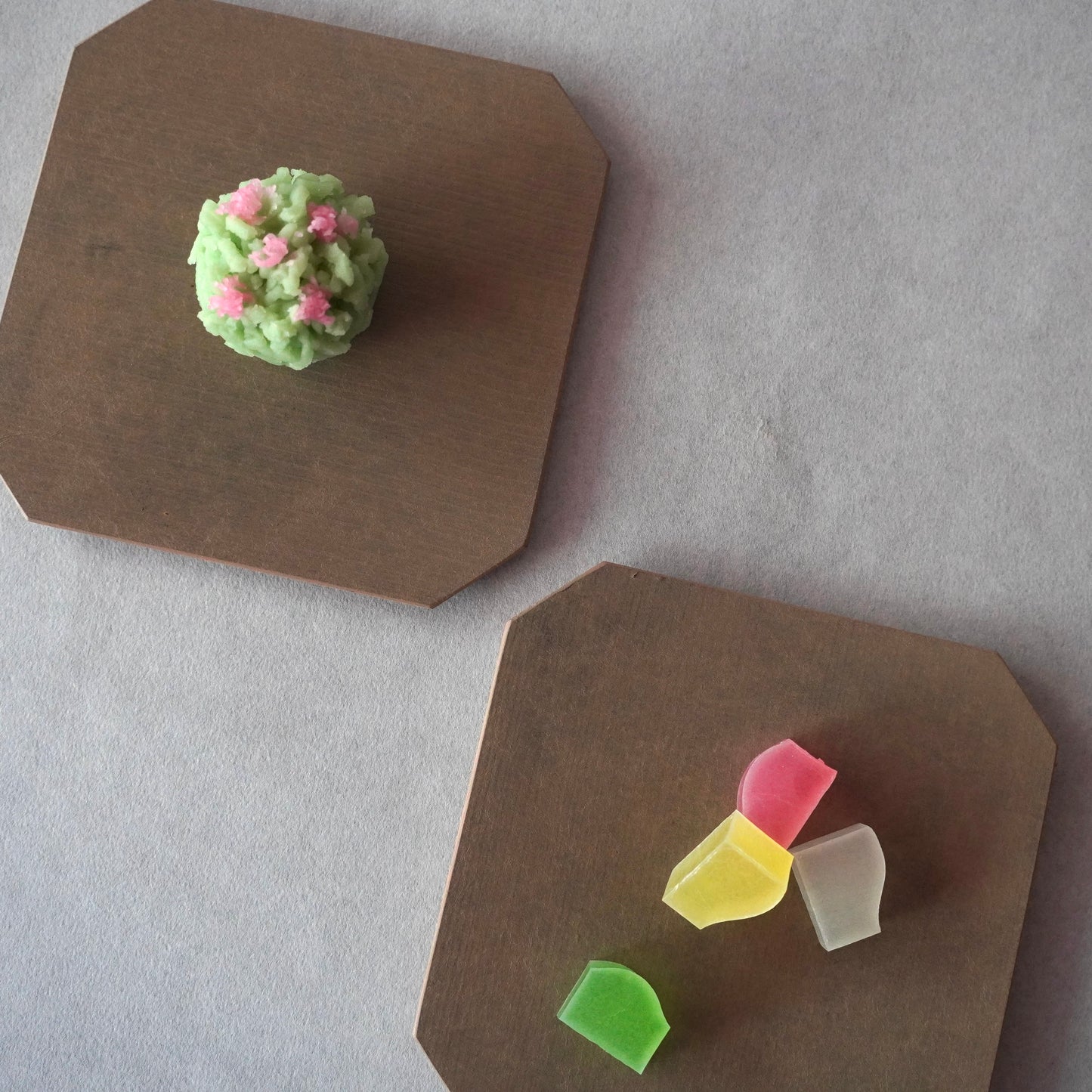 一閑張 四方隅切皿 白・黒