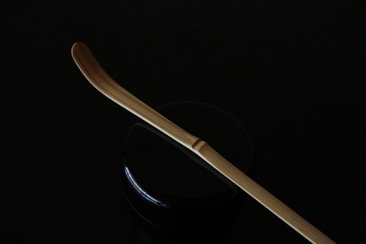 茶杓 上(利休好み) 白竹/シミ竹/本煤竹
