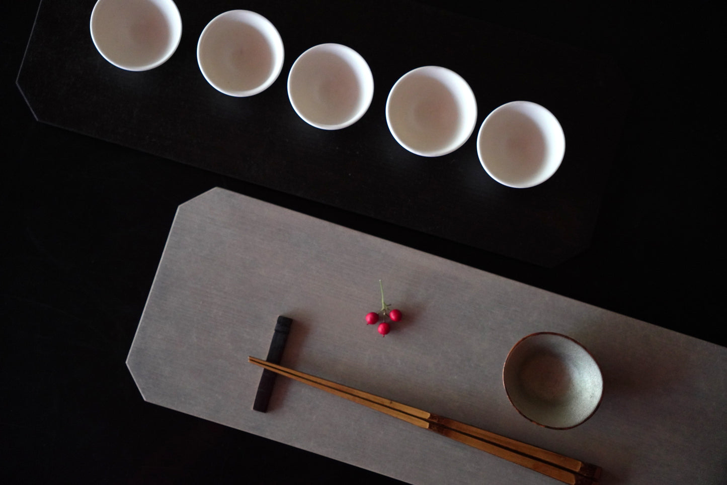 一閑張　四方隅切皿　白・黒